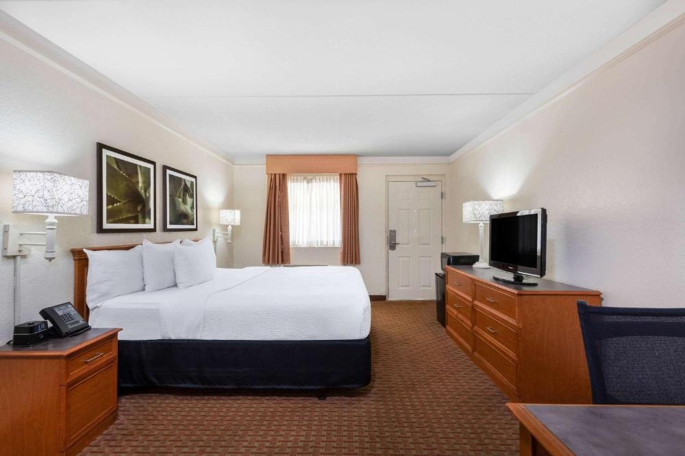 La Quinta East Deerfield Beach - Boca Raton