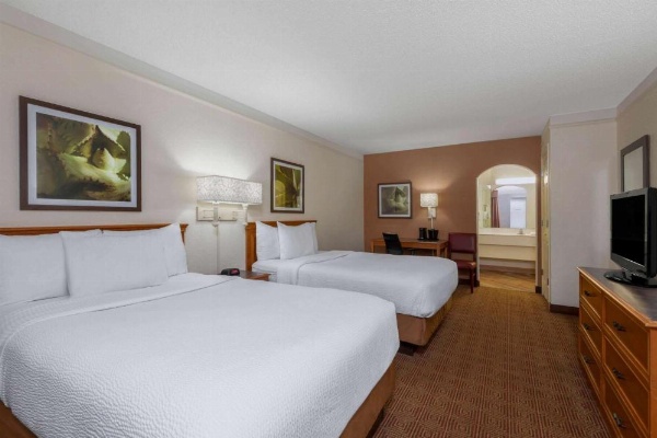 La Quinta East Deerfield Beach - Boca Raton image 14